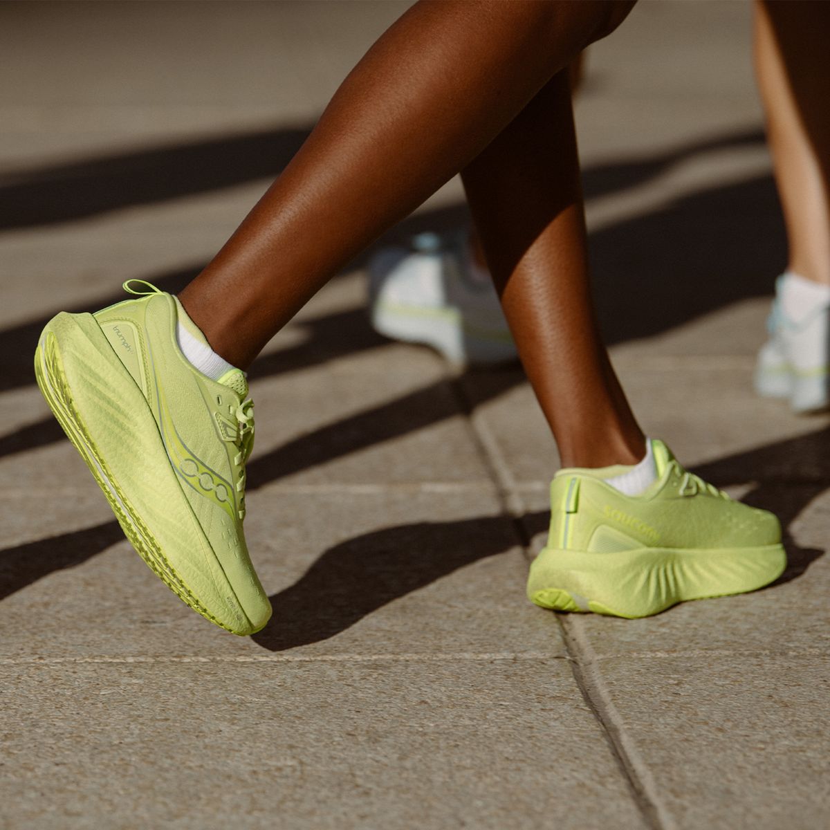Triumph 22, Sunny | Citron, dynamic 7